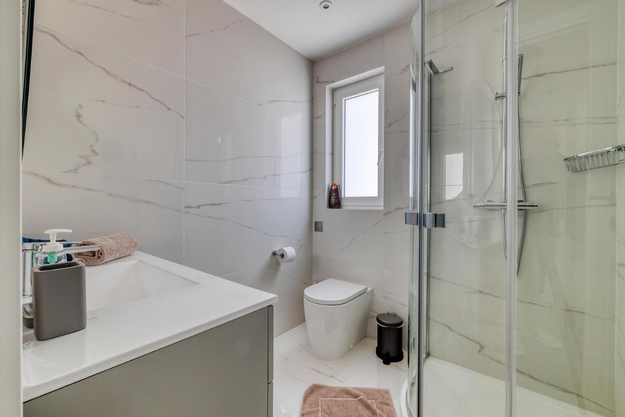 Stunning 3Br Apartment With Marina Views Ta Xbiex Exteriér fotografie